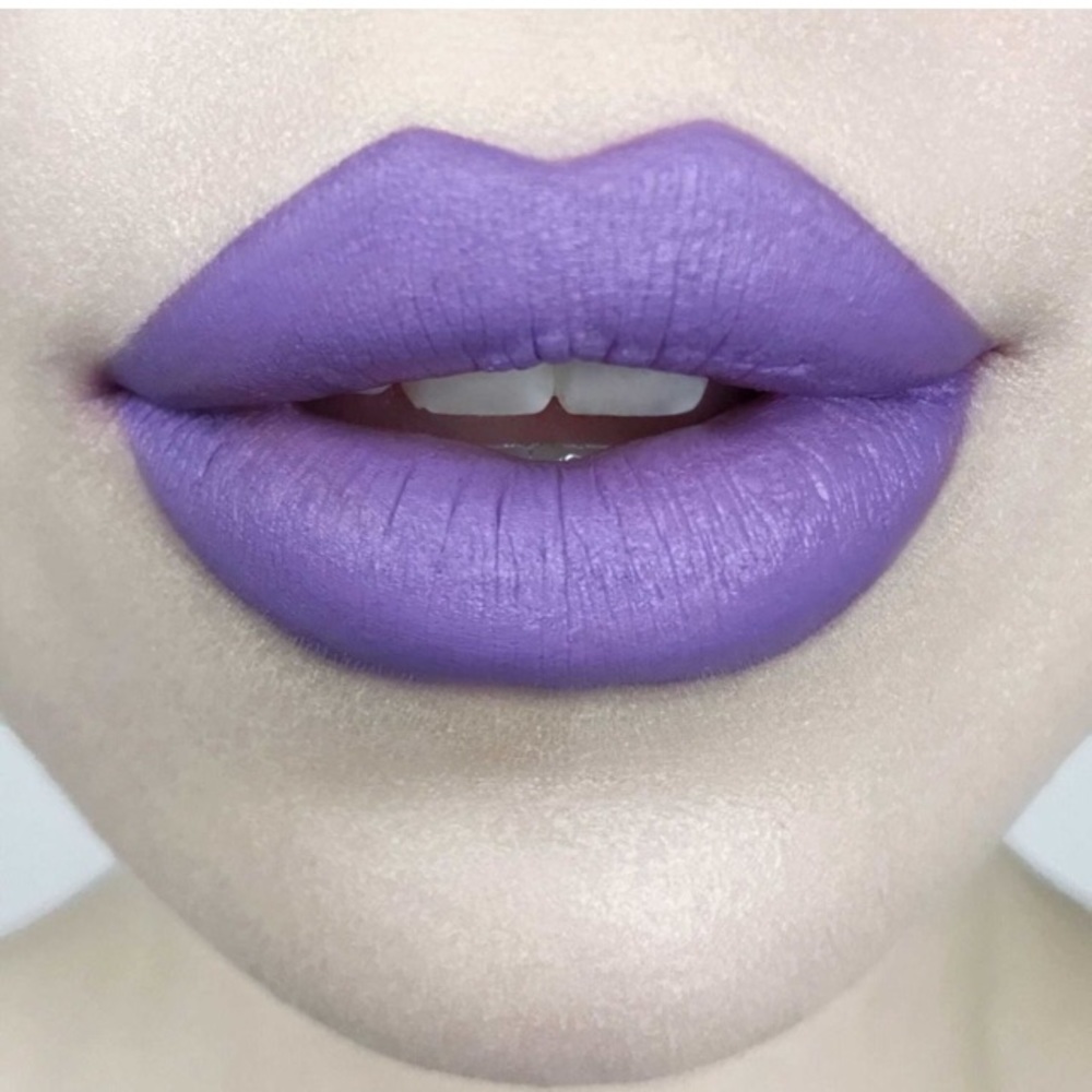 NEW Kat Von D Studded Kiss Coven Lipstick - Picture 3 of 3